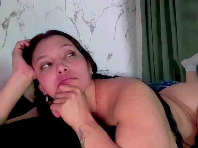 MarcellaGriffin webcam