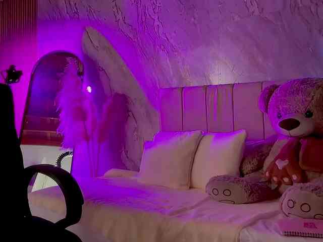 MarcellaGriffin webcam