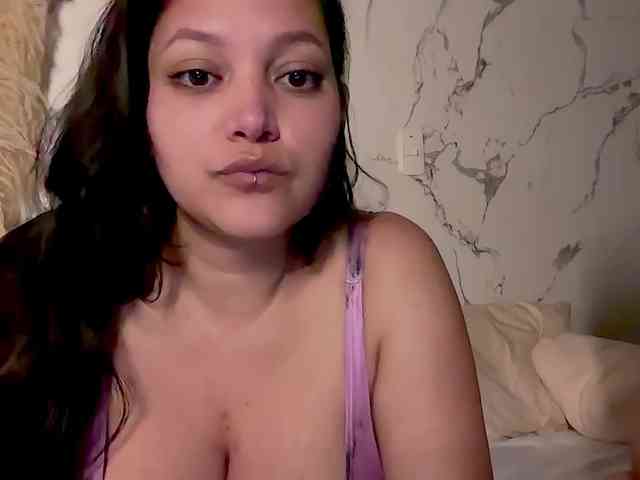 MarcellaGriffin webcam