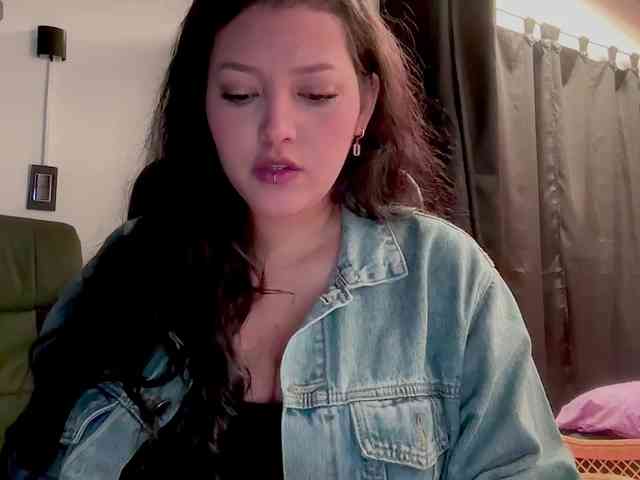MarcellaGriffin webcam