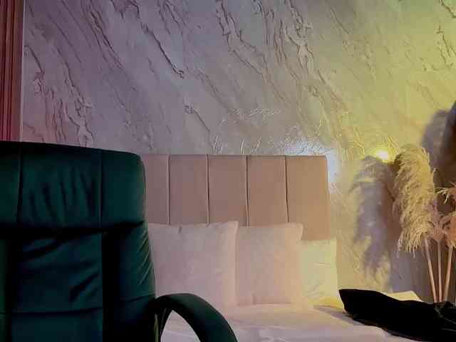 MarcellaGriffin webcam