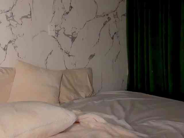 MarcellaGriffin webcam