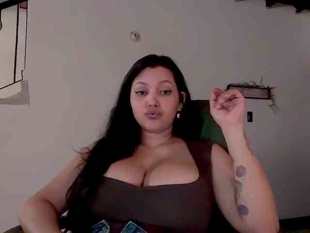 MarcellaGriffin webcam