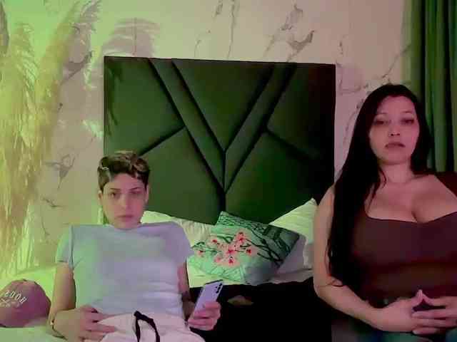 Modelo: marce_and_lau