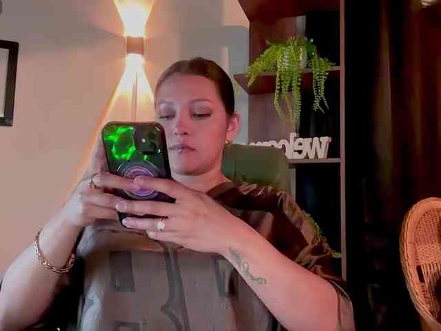 Marcellagriffin's cam show statistics and live stream