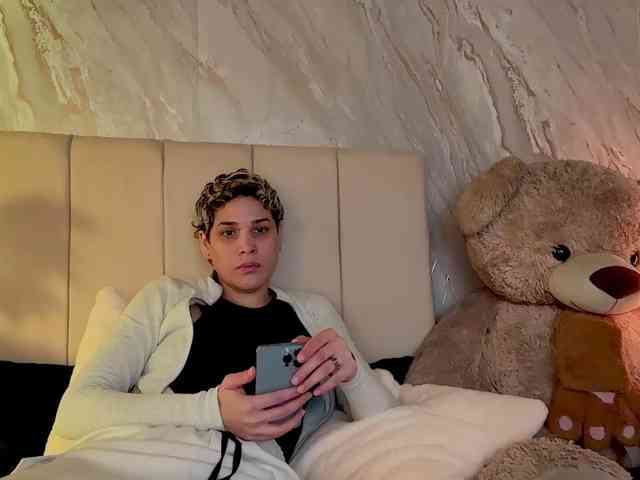 MarcellaGriffin webcam
