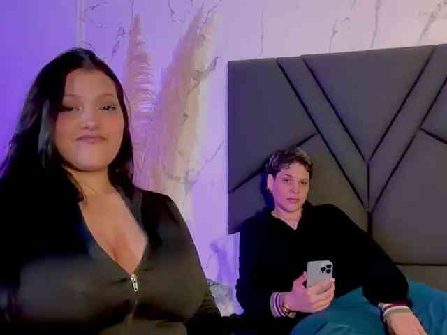 marce_and_lau webcam