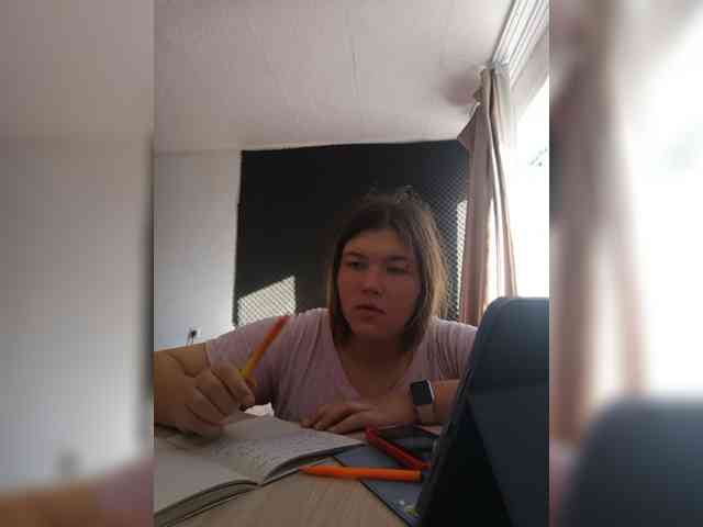 Modelo: maybebaybychmok