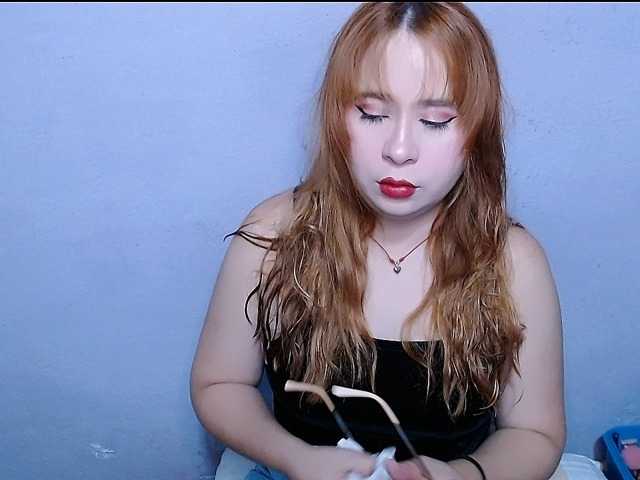 Maxlayla webcam bongacams model stream image