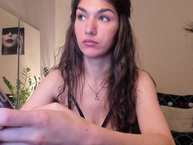MonikaBa live cam on BongaCams