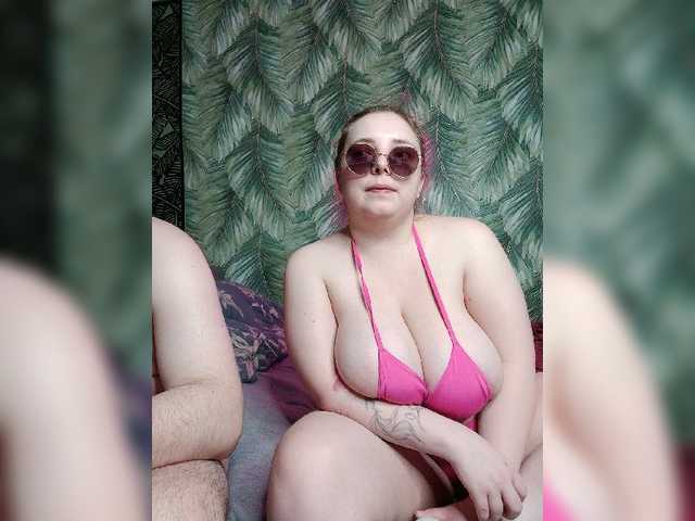 Red-rooms's BongaCams profile