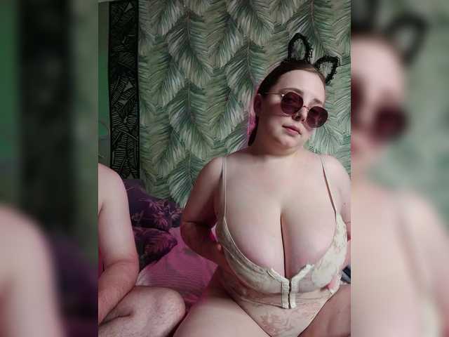 Red-rooms live webcam show