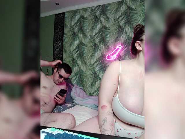 Red-rooms's BongaCams show and profile