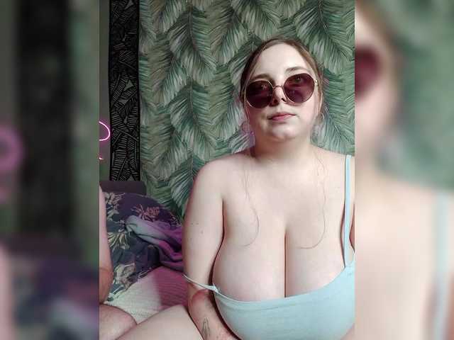 Red-rooms live cam on BongaCams