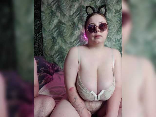Red-rooms live webcam show