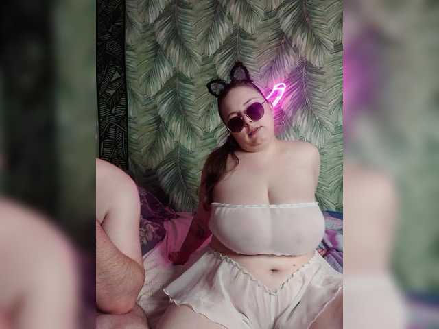 Red-rooms live webcam show