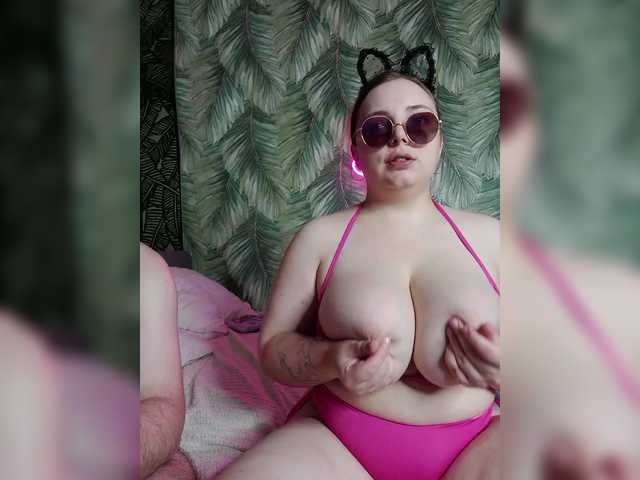 Red-rooms live webcam show