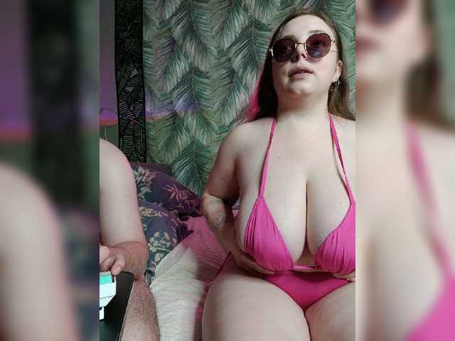 Live трансляция Red-rooms - Runet.cam