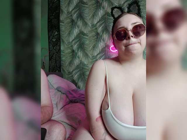 Red-rooms live webcam show