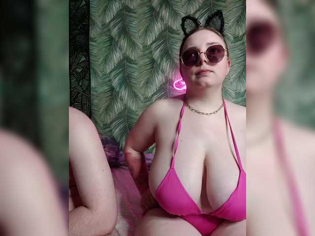 Red-rooms live cam on BongaCams