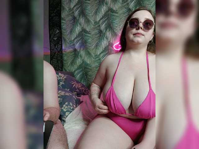 Live трансляция Red-rooms - Runet.cam
