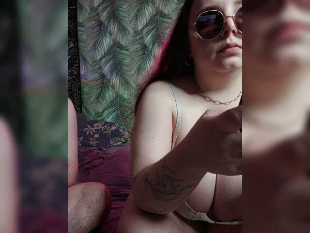 red-rooms cam belle