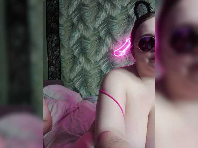 Red-rooms live webcam show