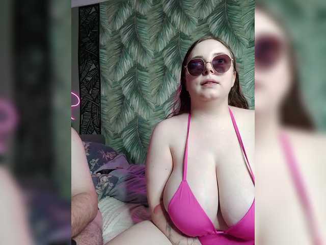 Red-rooms live cam on BongaCams