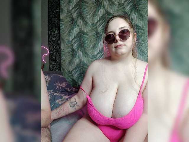 Red-rooms live cam on BongaCams