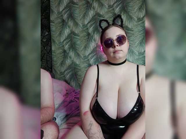 Red-rooms live webcam show