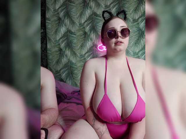 Red-rooms live cam on BongaCams