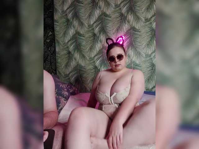 Red-rooms live webcam show