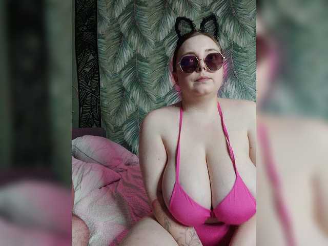 Red-rooms live webcam show