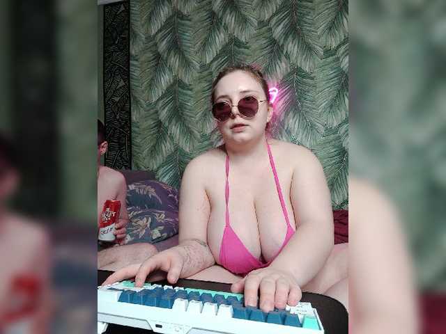 Red-rooms's BongaCams profile