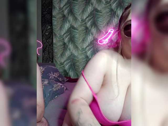 Red-rooms live cam on BongaCams