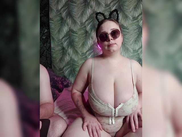 Red-rooms live webcam show