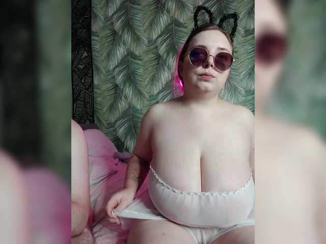 Red-rooms live webcam show