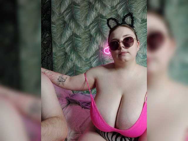 Red-rooms live webcam show