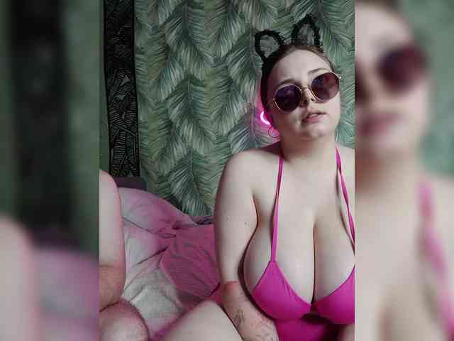 Red-rooms's cam show statistics and live stream
