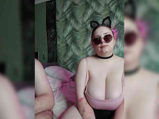 Red-rooms webcam