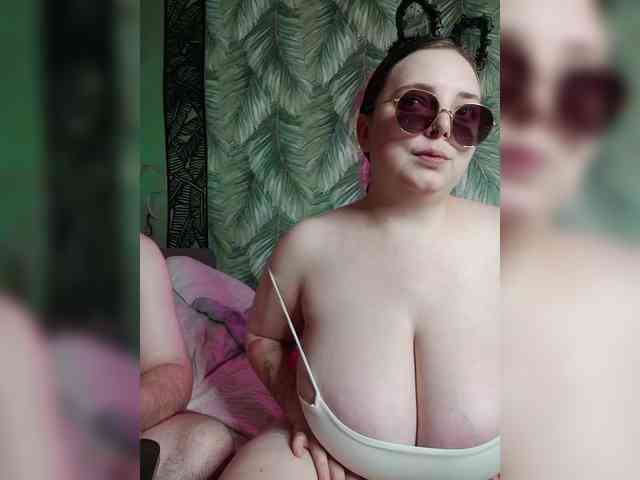 Red-rooms Live Webcam on BongaCams