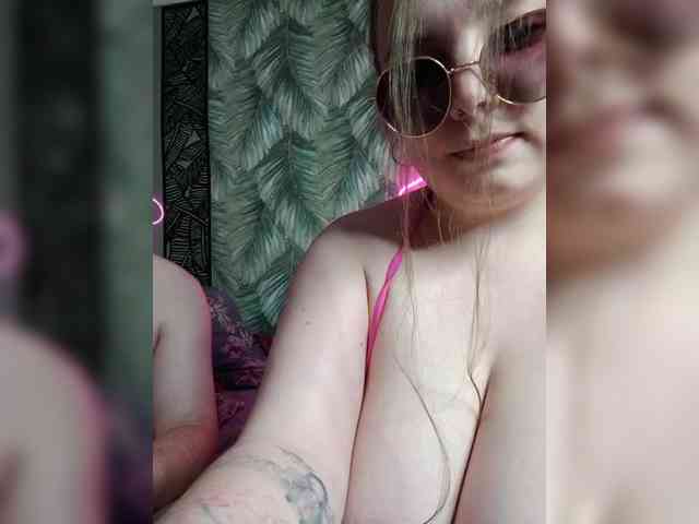 online webcam show Red-rooms