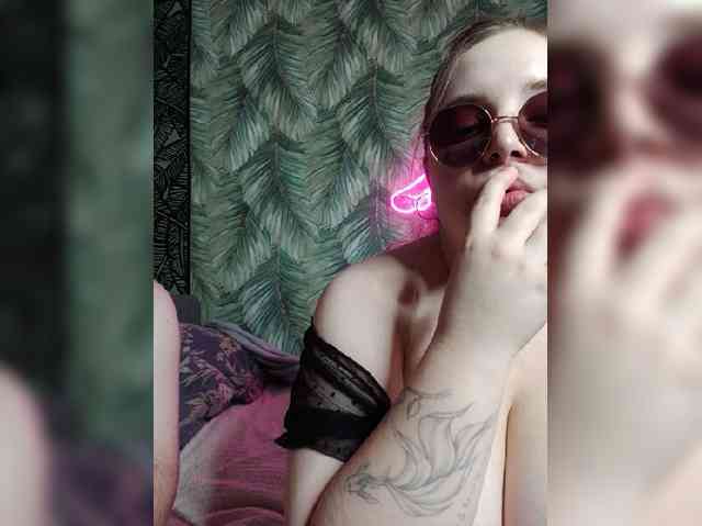 Red-rooms webcam