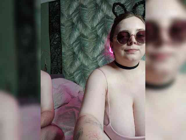Red-rooms webcam
