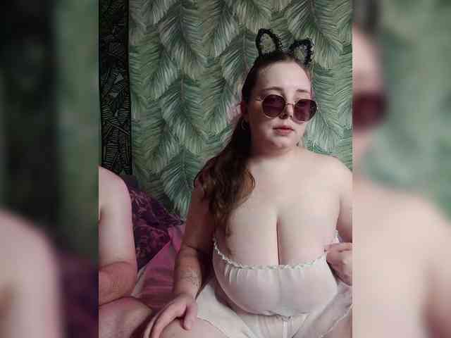 Red-rooms webcam