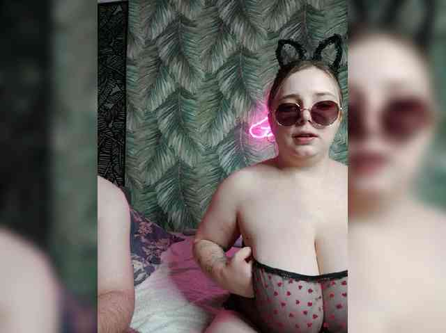 Red-rooms webcam