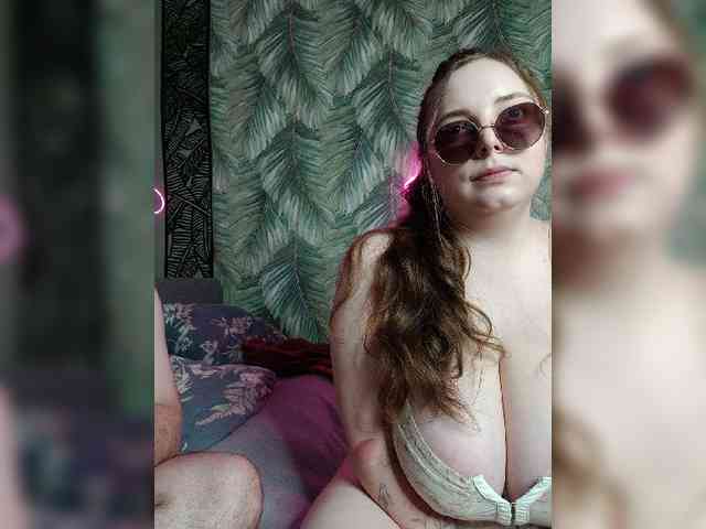 Red-rooms webcam