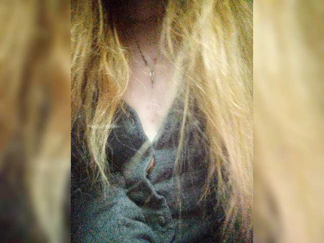 Malaya-kiss's BongaCams show and profile