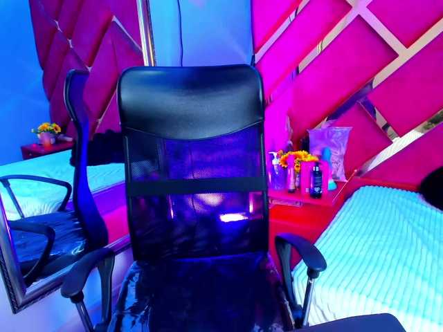 FreyjaNaugthy live cam on BongaCams
