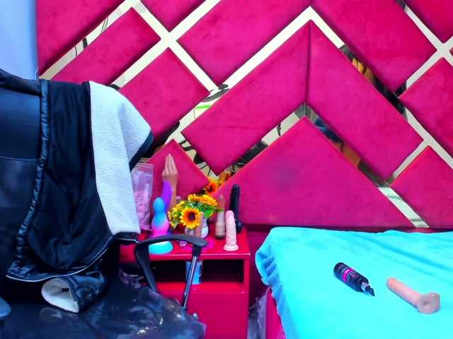 FreyjaNaugthy live cam on BongaCams